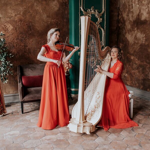 Дуэт арфы и скрипки при свечах