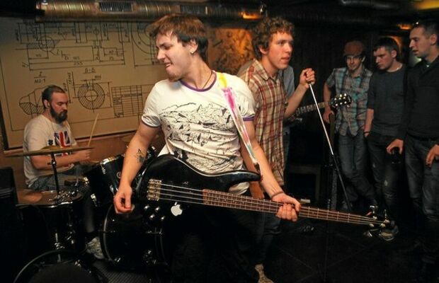 Благотворительный концерт в баре "Завод"