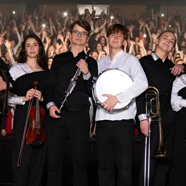 СИМФА-ШОУ «а-Ля Russ». Рок-поп и Симфа-джаз в пламени свечей.