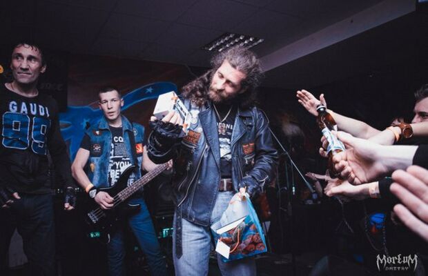 наша жизнь рок-н-ролльная!!!!!!!!!!!!