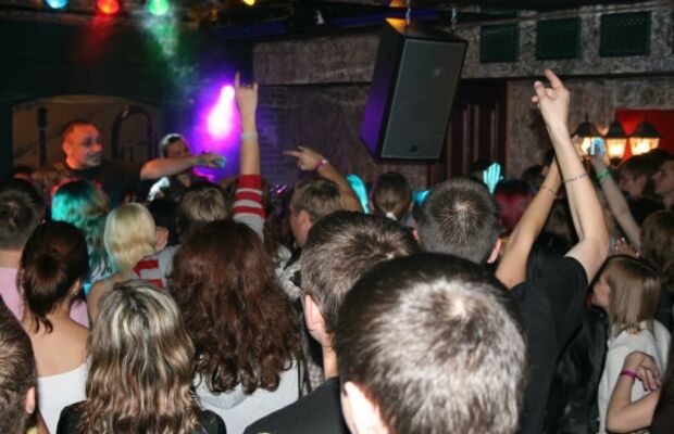 Выступление в клубе