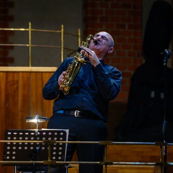 Под волшебный саксофон