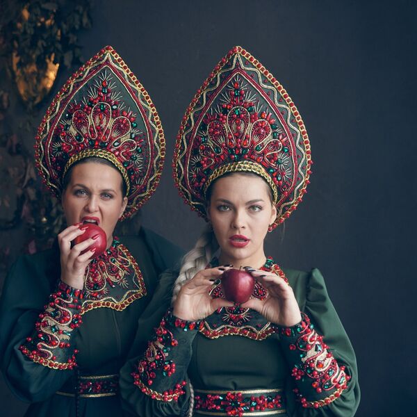 Версия народная