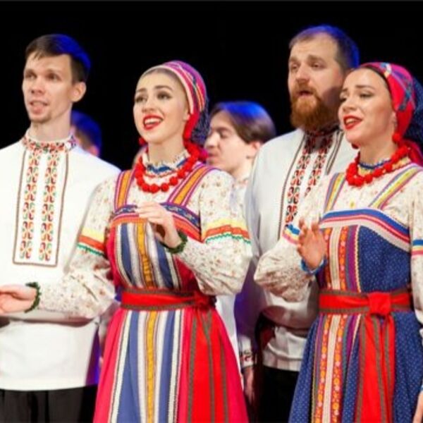 Концерт Уральского народного хора «Под окном черёмуха...»