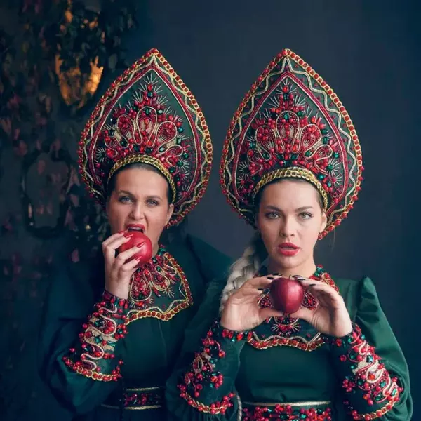 Версия народная