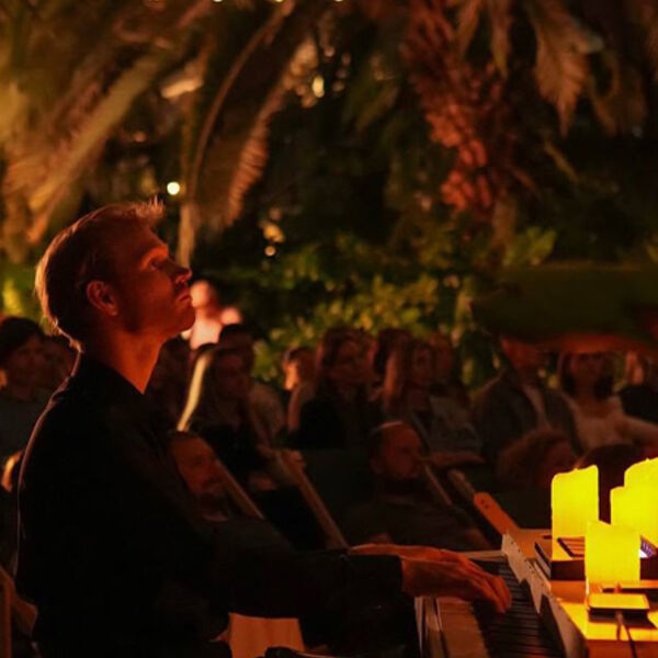 МАГИЯ СВЕЧЕЙ. «Саундтреки о любви» в Оранжерее