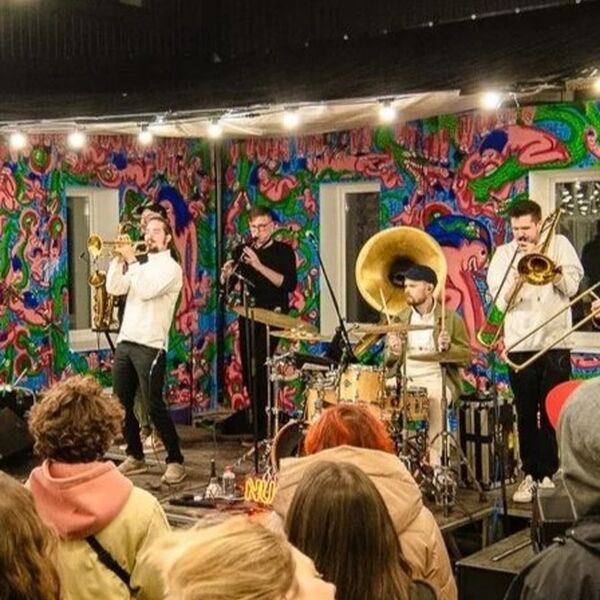 Музыкальный фест Groove Street Dance Battle. Открытие Летнего двора Музея Андеграунда и Летней веранды бара «Вечно Молодой»