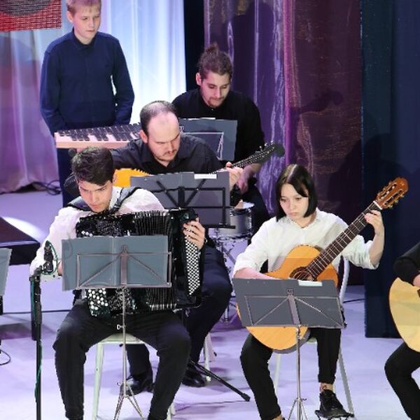 Музыка на шести струнах