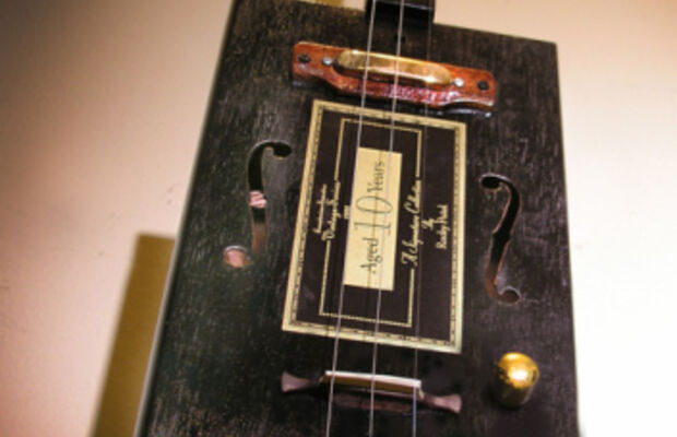 Гитары из сигарных коробок