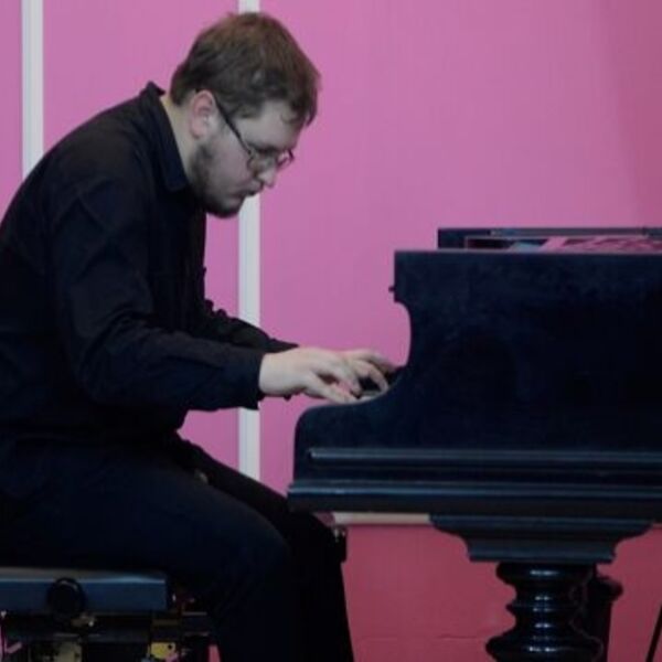 Виртуоз ХХI века. Сольный концерт Антона Самсонова
