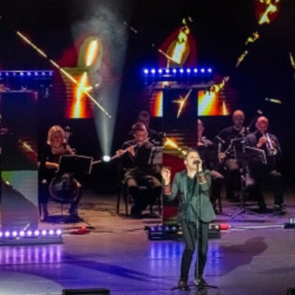 Легендарные хиты Depeche Mode «Enjoy the symphony» show с оркестром