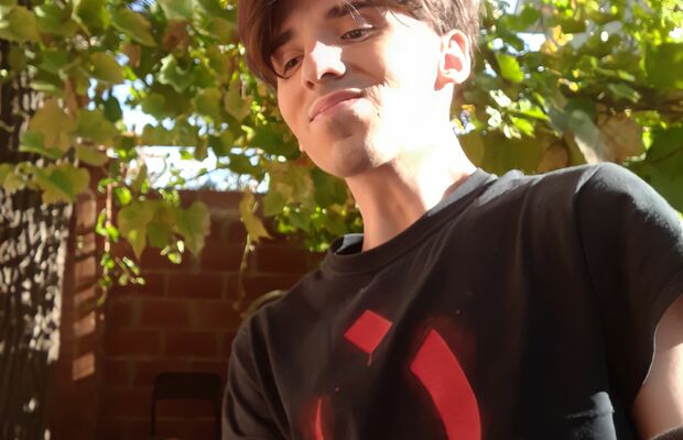 Slava Volk Певец