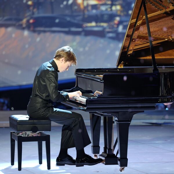 Играют пианисты Дени Кохановский, Кирилл Роговой и Эмир Закария