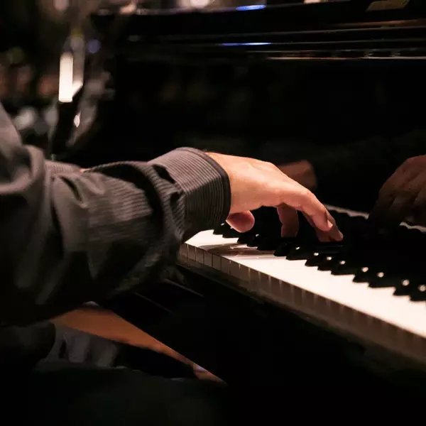 У любви во власти