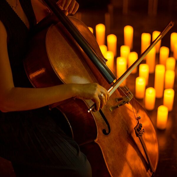 Музыкальный салон при свечах: неоклассика в историческом особняке