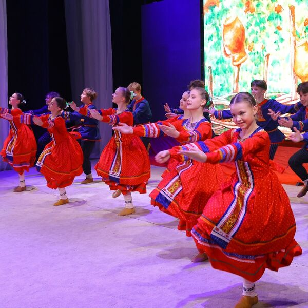 Ансамбль танца «Улыбка» к 8 Марта. Лучшее лучшим