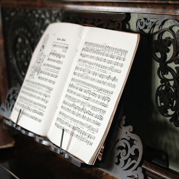 «Онегинские вечера». Вечер первый: I. Хандра и II. Поэт