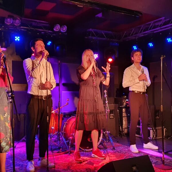 Елена Комарова