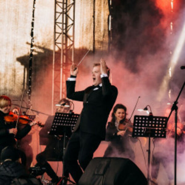 Рок-хиты на крыше с симфоническим оркестром. Olympic Orchestra