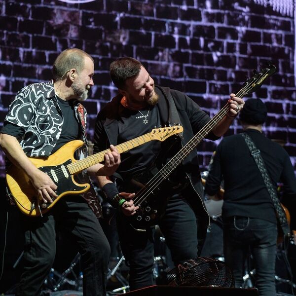 Чёрный обелиск и Пасаш