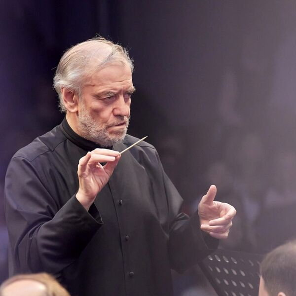 Валерий Гергиев и Объединенный симфонический оркестр Мариинского и Большого театров