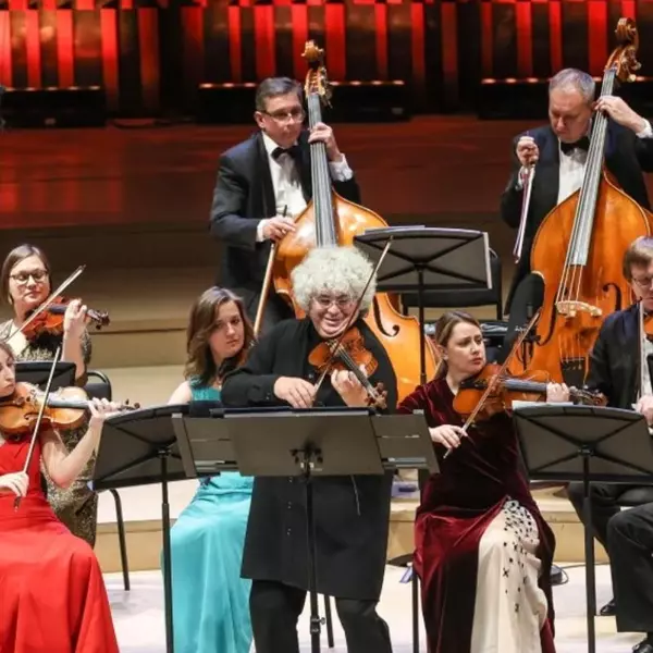 Страдивари-ансамбль Мариинского театра. Солист и дирижёр — Лоренц Настурика-Гершовичи