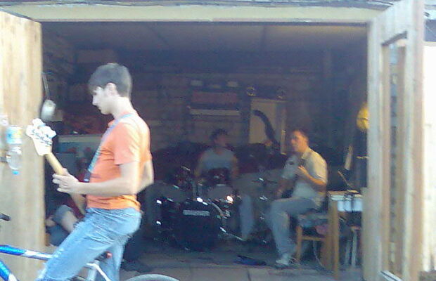 НЕМНОЖКО О НАС... 