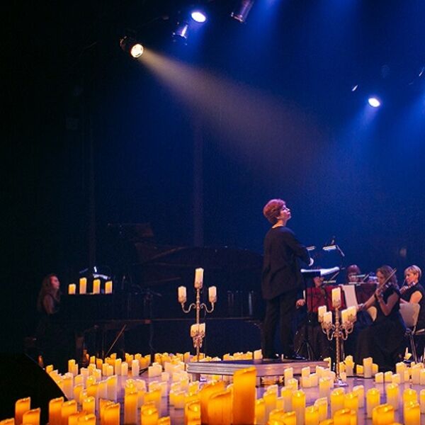 Ханс Циммер и Людовико Эйнауди: двойной концерт в сиянии тысячи свечей