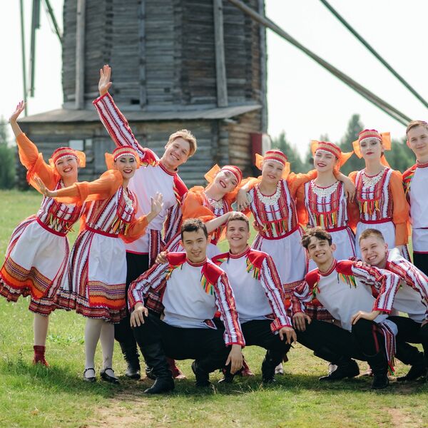 Ансамбль песни и танца «Зангари»