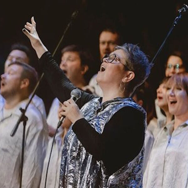 Ольга Олейникова и хор "Sunny Side Singers"