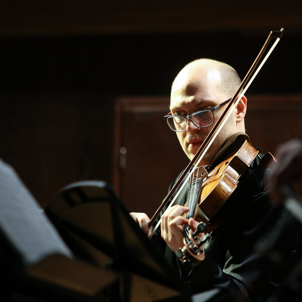 Камерный оркестр и Павел Романенко