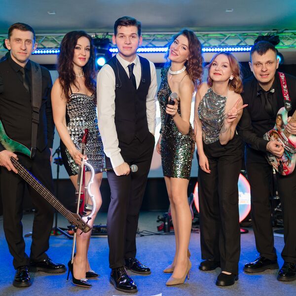 Василий Уриевский и группа «Комиксы»