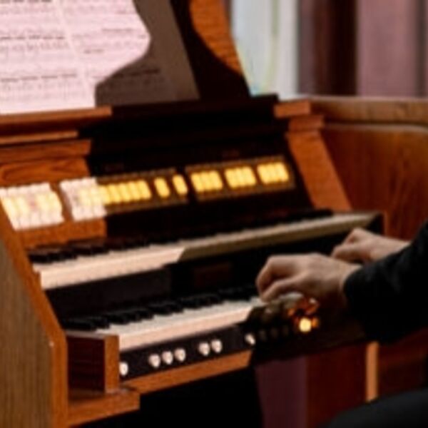 Утро в Особняке. Кофе, друзья, орган