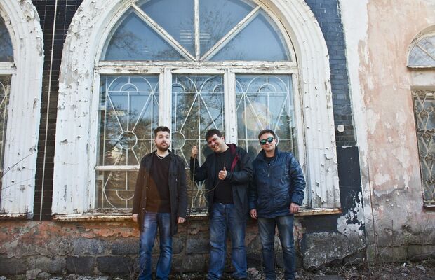 Первая официальная фотосессия группы