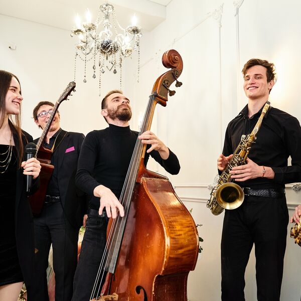 Джаз-ансамбль имени улицы Ленинградской