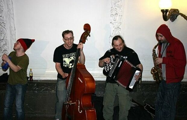 HISTORY OF BILLY's BAND