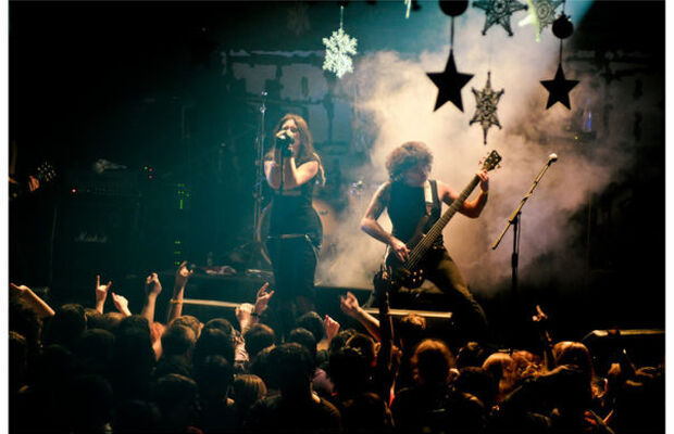 Фестиваль "Восстание елочных игрушек"