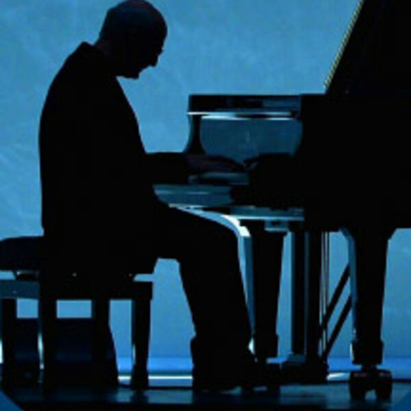 Концерт при свечах. Проект «Неоклассика»: Эйнауди, Рихтер, Арнальдс