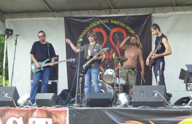 Ночная трость выступление на Всероссийском мото-рок фестивале "Эффект бабочки"
