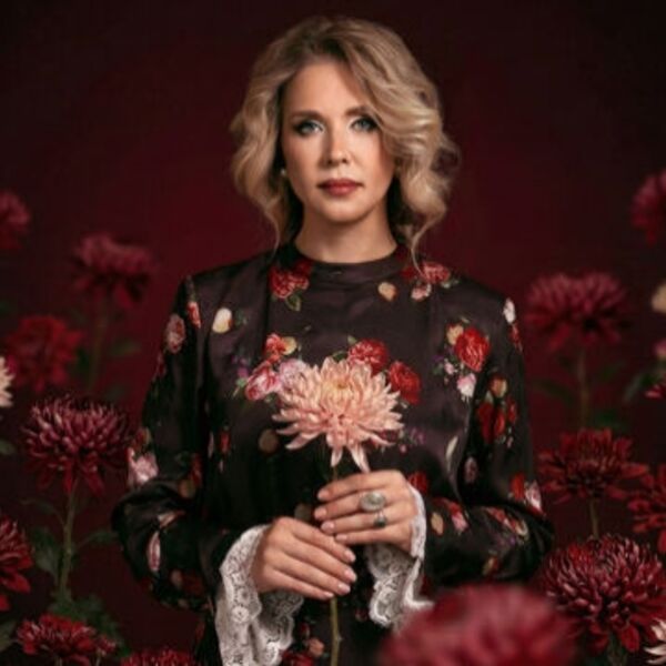 Концерт Олеси Евстигнеевой «Хризантемы в саду»