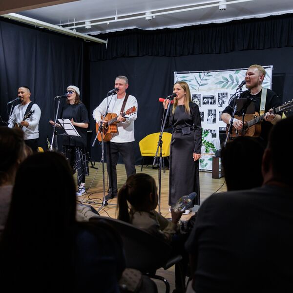 День рождения бард-бэнда «Те самые»