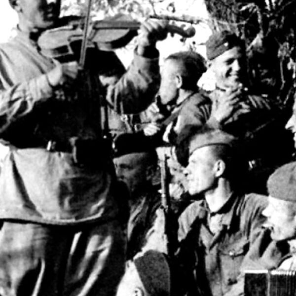 Родные песни ко Дню Победы