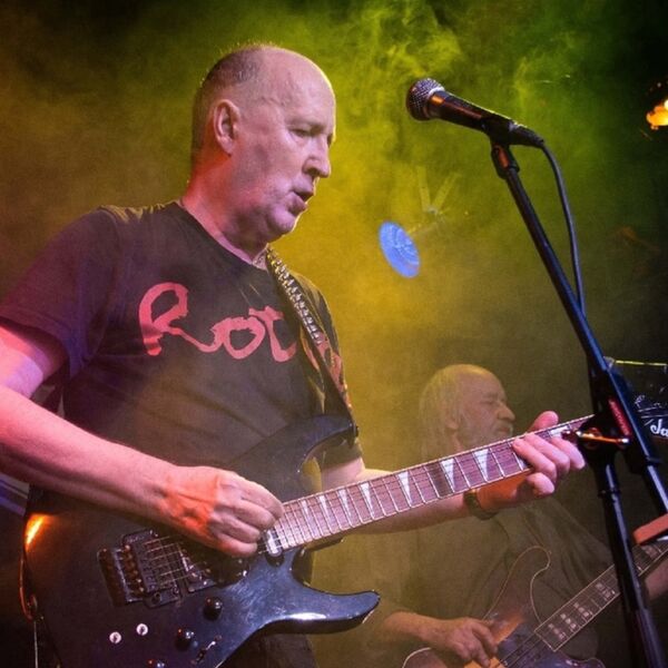 Андрей Маевский. Хиты на струнах