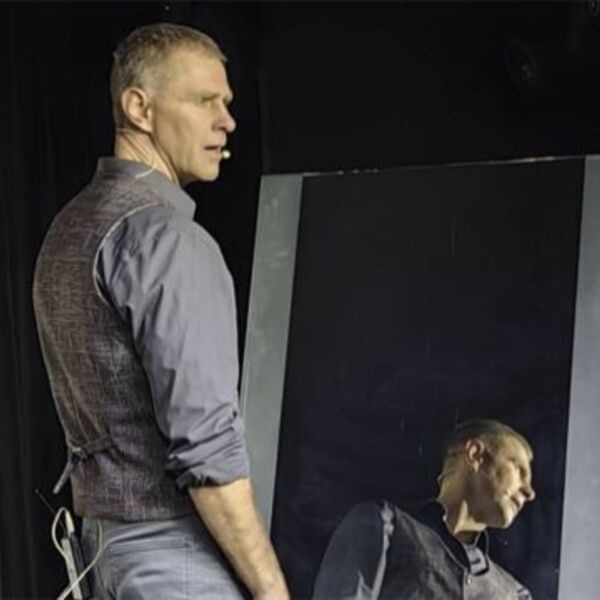 Концерт Александра Скачкова «Зеркала»