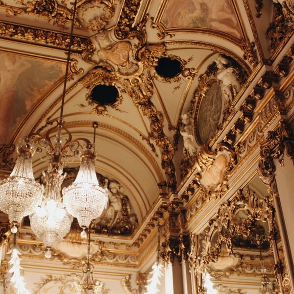 Концерт с экскурсией «Под музыку Вивальди при свечах» во дворце Великого князя Владимира