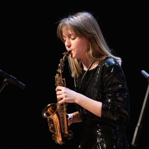 J.Seven & Sofya Tyurina