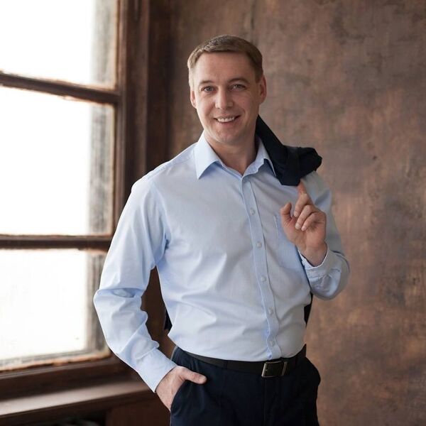 Певец у микрофона. Песни Владимира Высоцкого