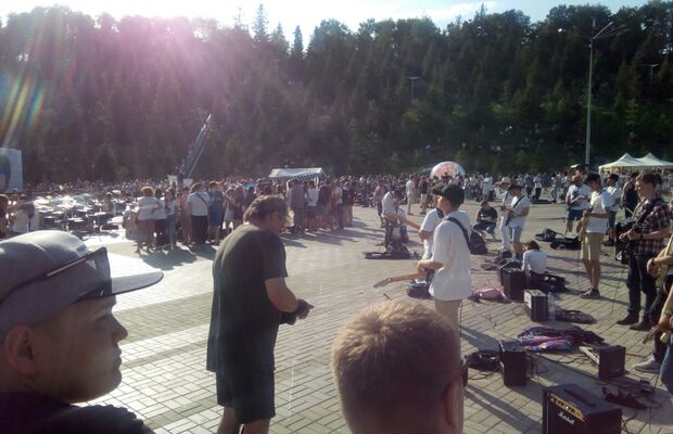 Шпицы на Дне (1000 Музыкантов)