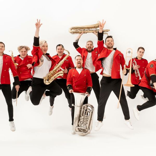 Танцевально-музыкальное шоу с Just Brass