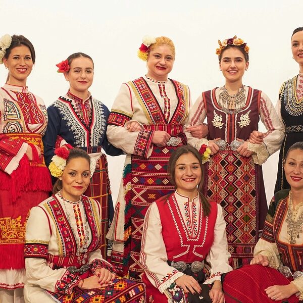 Болгарский хор «The New Bulgarian Voices», Кармен Риццо